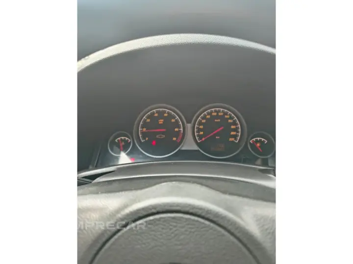 VECTRA 2.0 MPFI ELEGANCE 8V FLEX 4P MANUAL