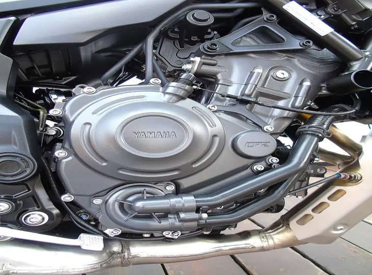 YAMAHA MT-07 CONNECTED ABS