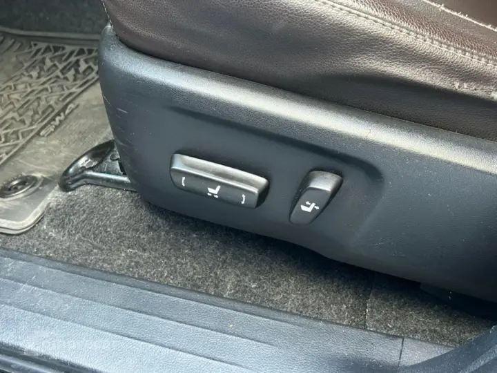 HILUX SW4 2.7 SRV 7 LUGARES 4X2 16V FLEX 4P AUTOMÁTICO