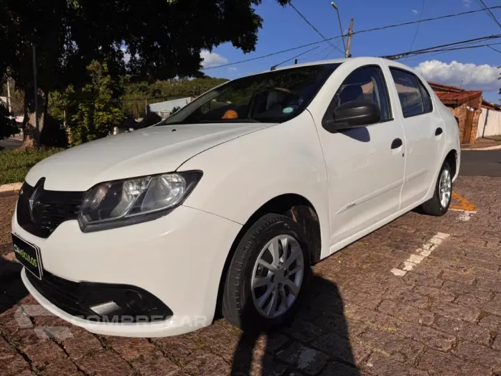 LOGAN Authentique Hi-Flex 1.0 16V 4p