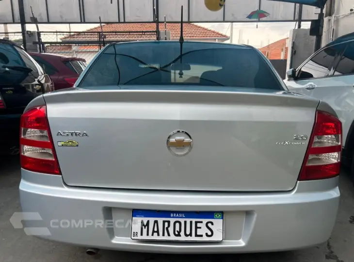 ASTRA 2.0 MPFI Advantage Sedan 8V