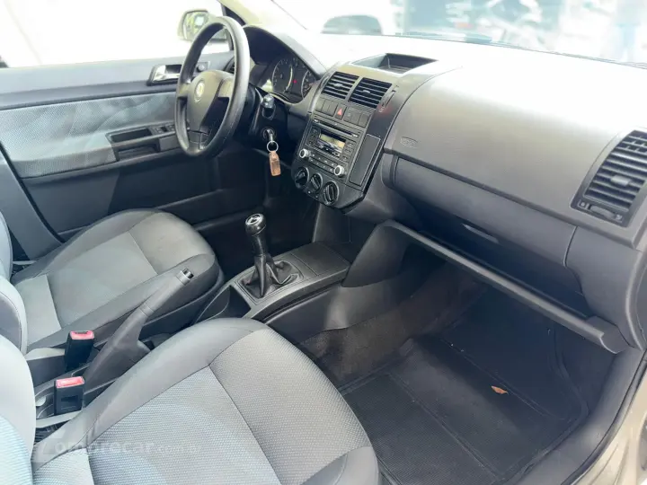 POLO SEDAN 1.6 MI 8V