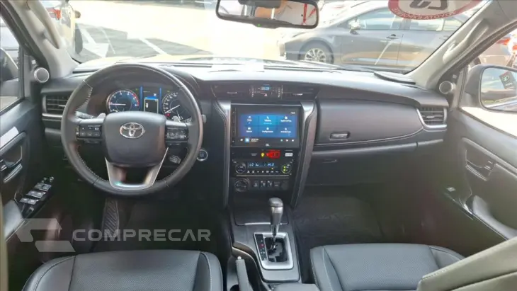 HILUX SW4 2.8 D-4D TURBO DIESEL SRX PLATINUM 7L 4