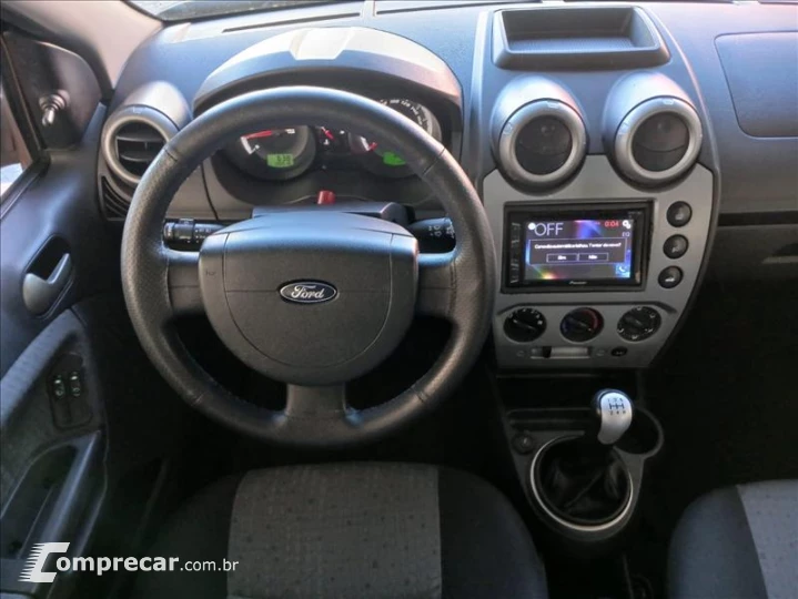 FIESTA 1.6 MPI Class Sedan 8V