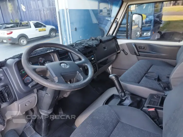 Delivery 8.160 + Baú Facchini