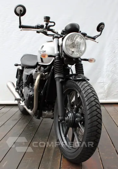 TRIUMPH STREET TWIN