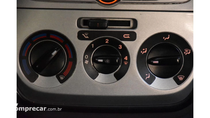 PUNTO - 1.4 ATTRACTIVE 8V 4P MANUAL