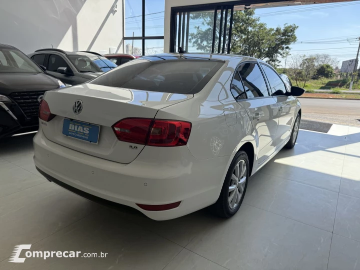 Jetta 2.0 4P CONFORTLINE TIPTRONIC AUTOMÁTICO