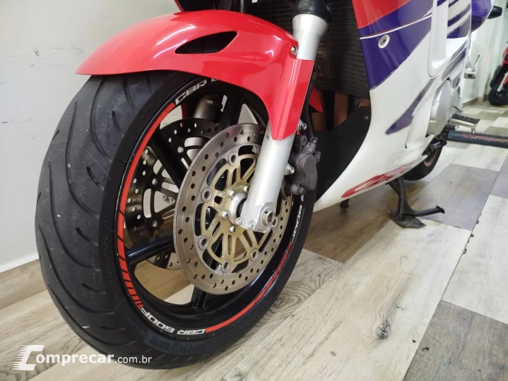 CBR 600 F