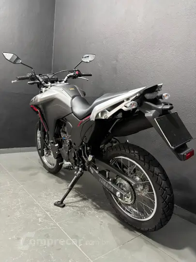 LANDER 250 ABS CONNECTED