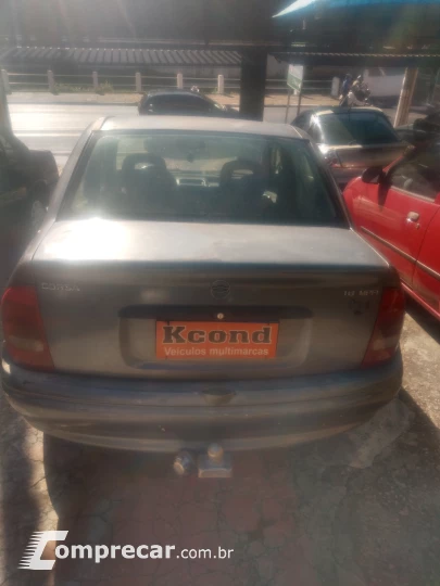 CORSA 1.6 MPFI Classic Sedan 8V