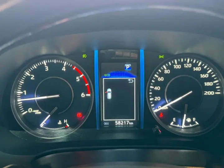 HILUX SW4 2.8 D-4D TURBO DIESEL SRX 7L 4X4 AUTOMÁTICO