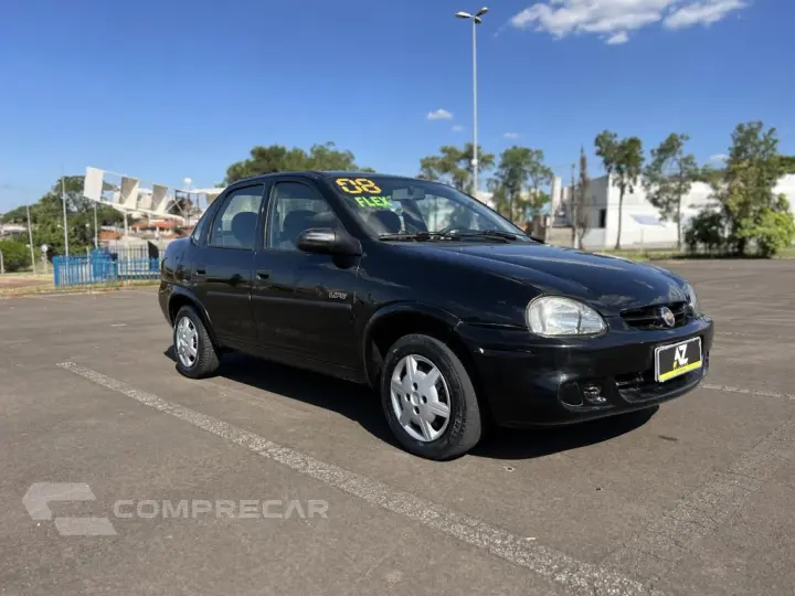 Classic Sedan 1.0 4P