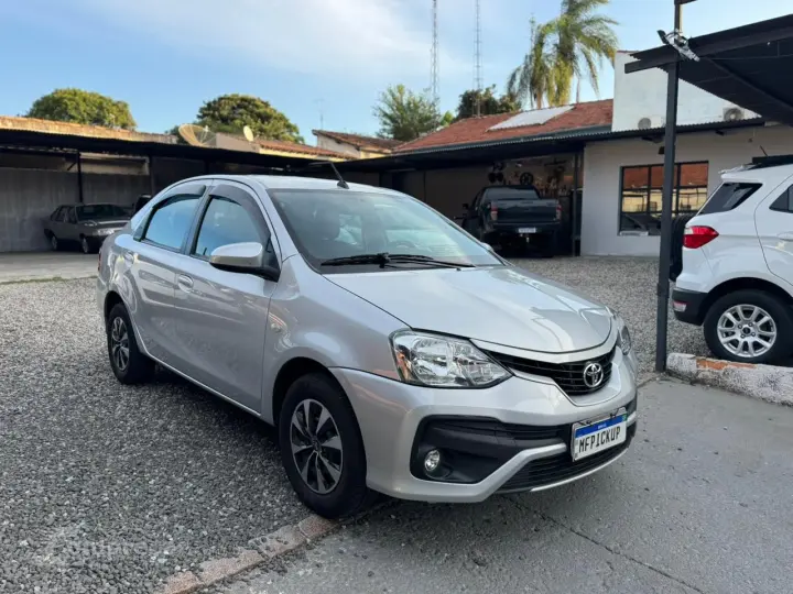 ETIOS 1.5 XS Sedan 16V