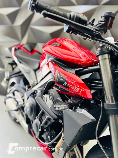 street triple rs