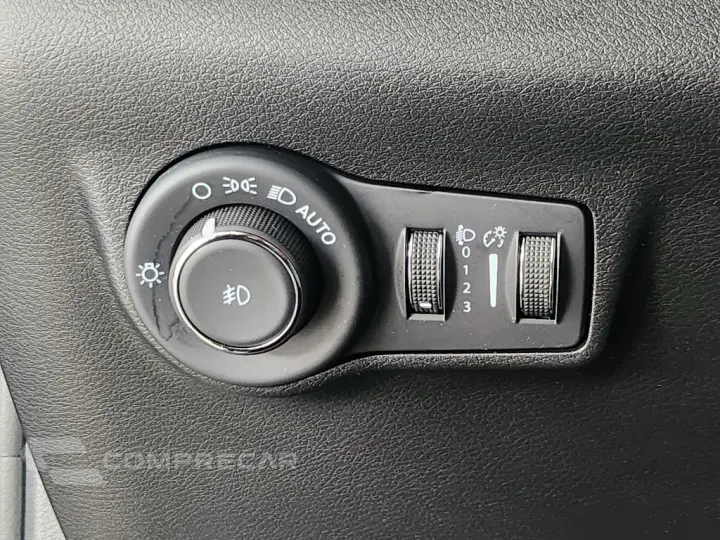 COMMANDER 1.3 T270 TURBO FLEX LONGITUDE AT6