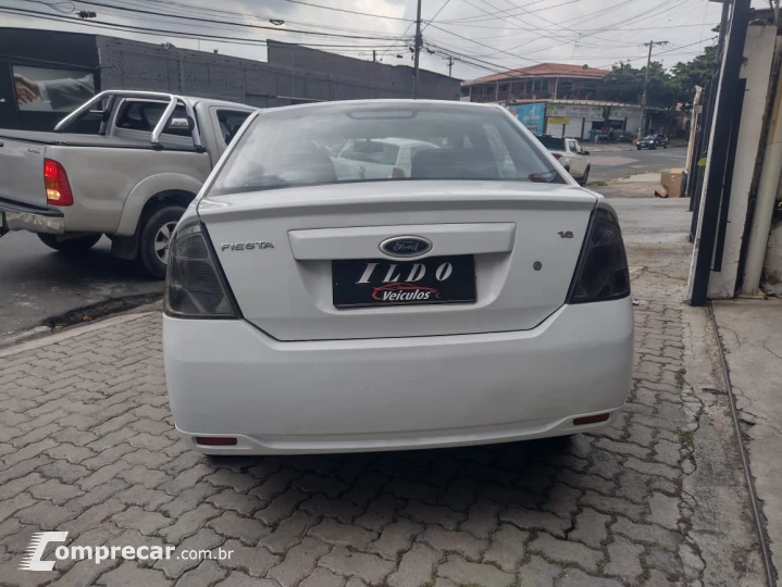 FIESTA 1.6 Rocam SE Sedan 8V