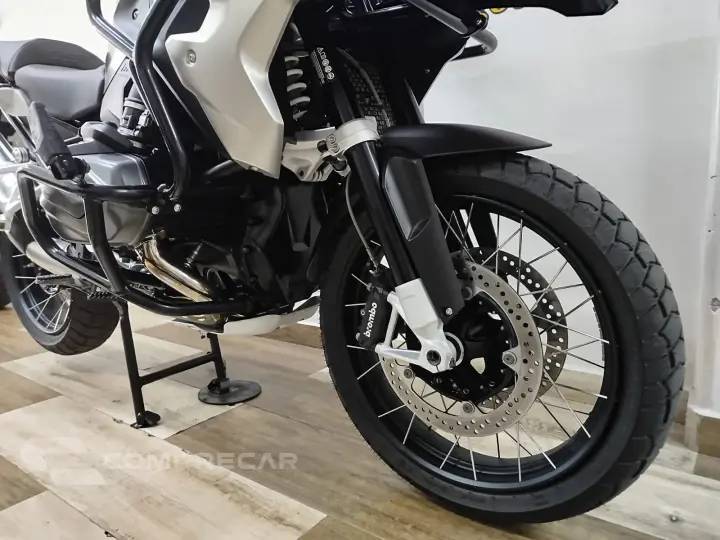 R 1250 GS TRIPLE BLACK
