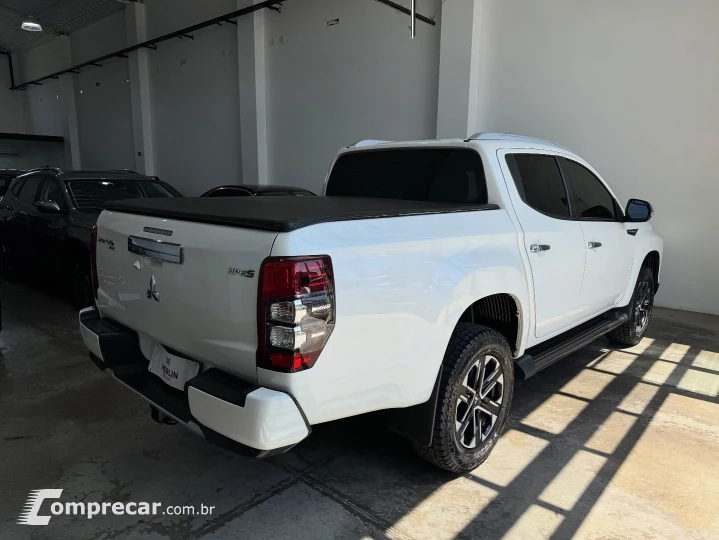 L200 TRITON 2.4 16V Turbo Sport Hpe-s CD 4X4