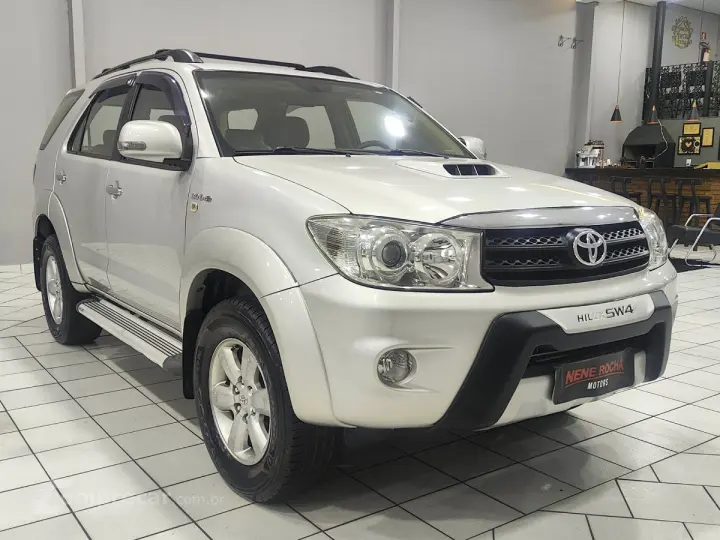 Hilux SW4 SRV D4-D 4x4 3.0 TDI Dies. Aut
