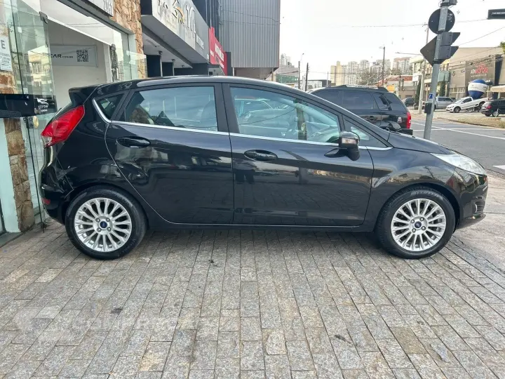 FIESTA 1.6 TITANIUM HATCH 16V FLEX 4P POWERSHIFT