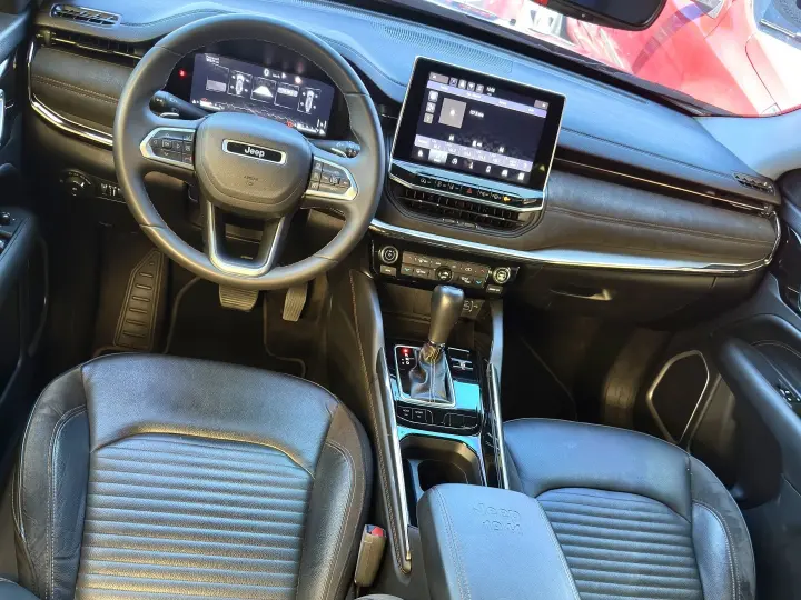 COMMANDER 1.3 T270 TURBO FLEX LIMITED AT6