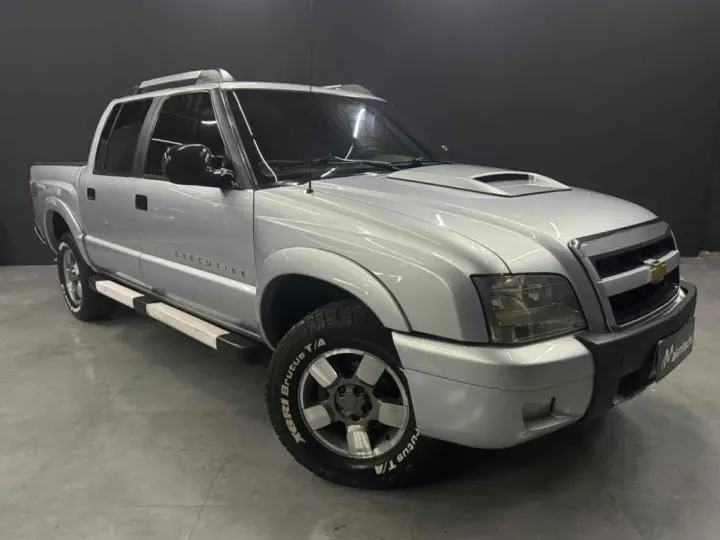 S10 2.4 MPFI EXECUTIVE 4X2 CD 8V FLEX 4P MANUAL