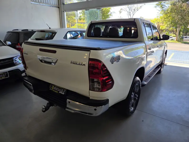 HILUX 2.8 D-4D TURBO DIESEL CD SR 4X4 AUTOMÁTICO