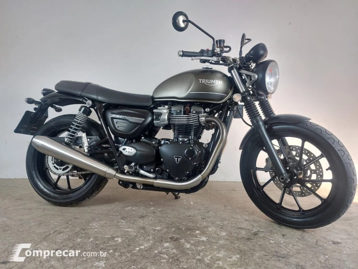 TRIUMPH STREET TWIN