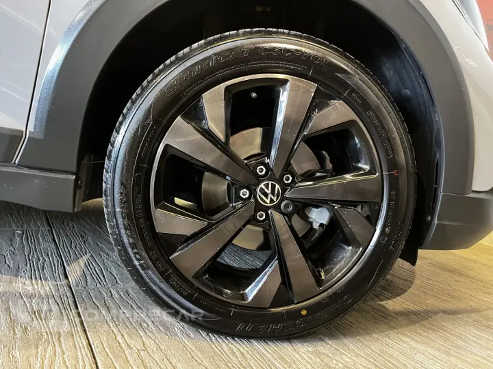 Nivus 1.0 4P FLEX 200 TSI HIGHLINE TURBO AUTOMÁTICO