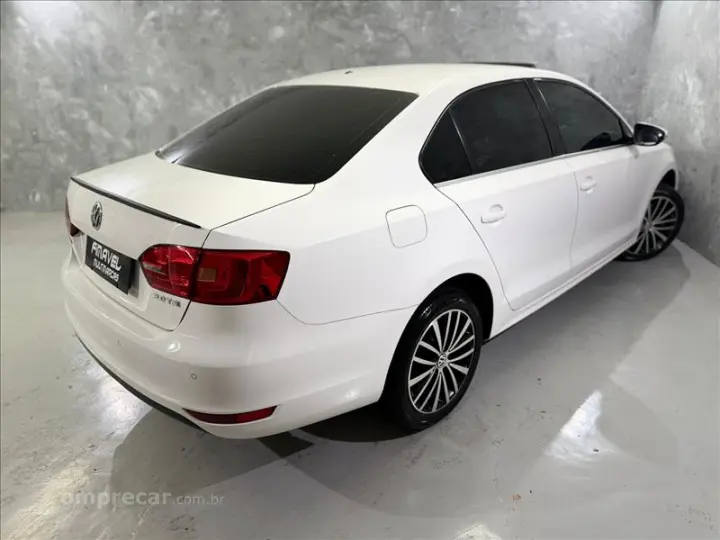 JETTA 2.0 TSI Highline