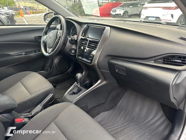 YARIS 1.5 16V FLEX SEDAN XL LIVE MULTIDRIVE