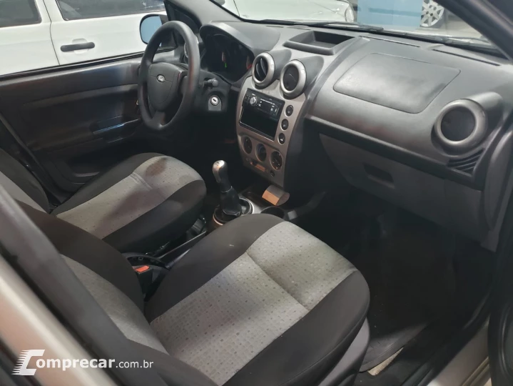 Fiesta Sedam 1.6 Zetec