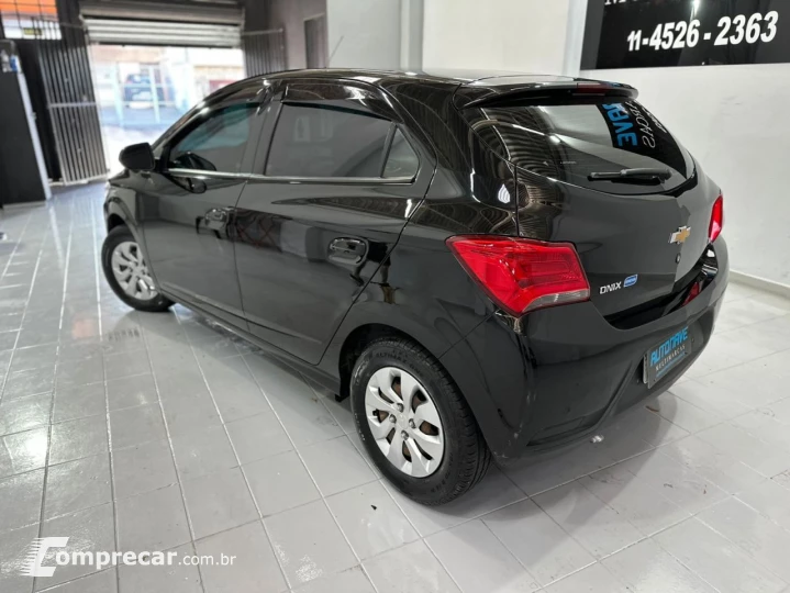 Onix Hatch 1.0 4P FLEX LT PLUS
