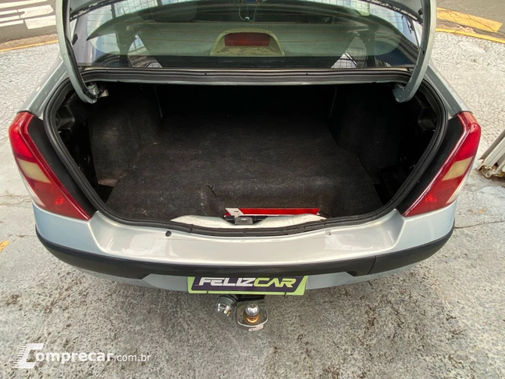 CLIO 1.0 Privilége Sedan 16V