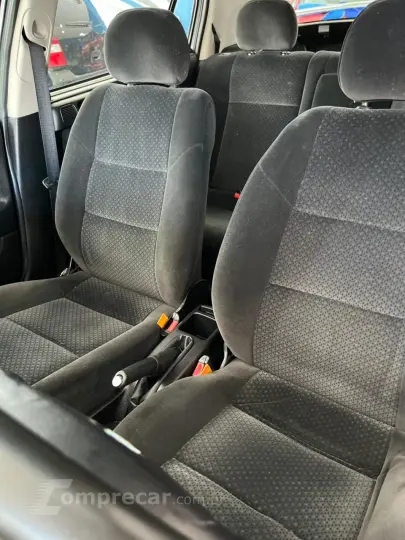 ASTRA 2.0 MPFI Advantage Sedan 8V