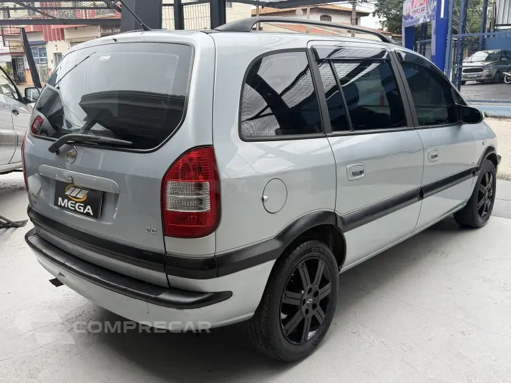 ZAFIRA 2.0 MPFI ELEGANCE 8V FLEX 4P AUTOMÁTICO