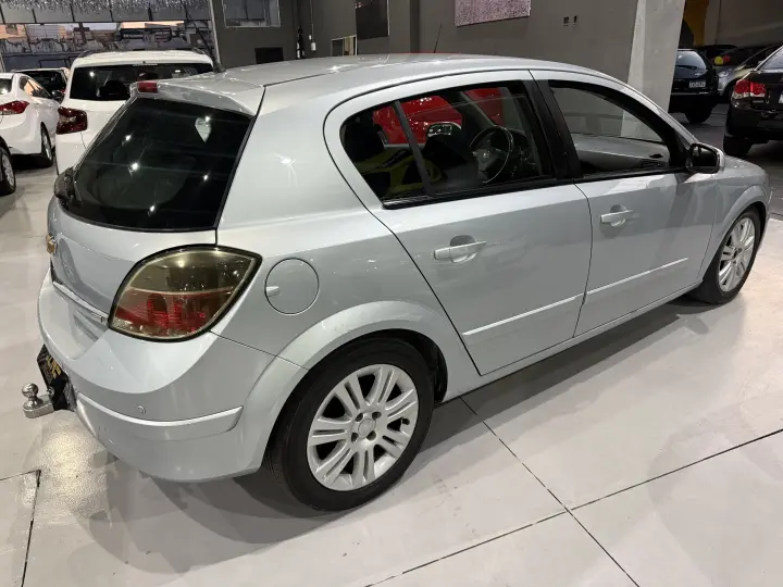 VECTRA 2.0 MPFI GT HATCH 8V FLEX 4P MANUAL