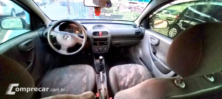 CORSA 1.0 MPFI Sedan 8V
