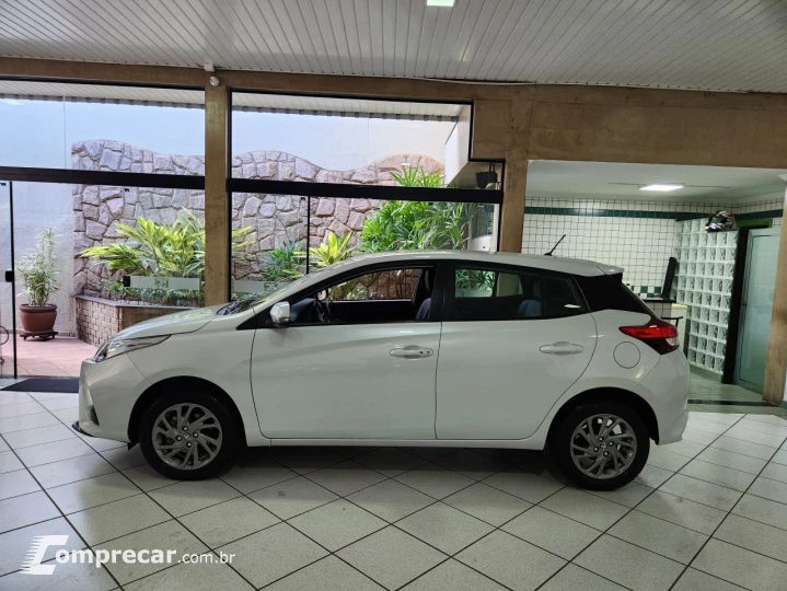 Yaris Hatch 1.5 16V 4P FLEX XS CONNECT MULTIDRIVE AUTOMÁTICO