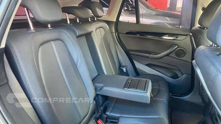 BMW X1 2.0 16V TURBO SDRIVE20I 4P