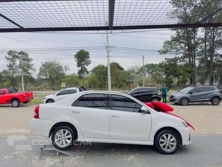 Etios Sedan 1.5 16V 4P FLEX XLS AUTOMÁTICO
