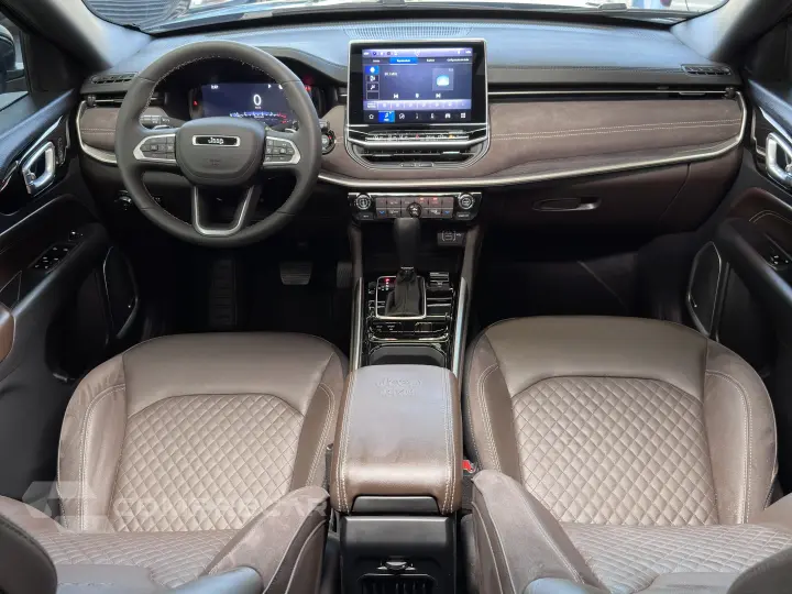 COMMANDER 1.3 T270 TURBO FLEX OVERLAND AT6