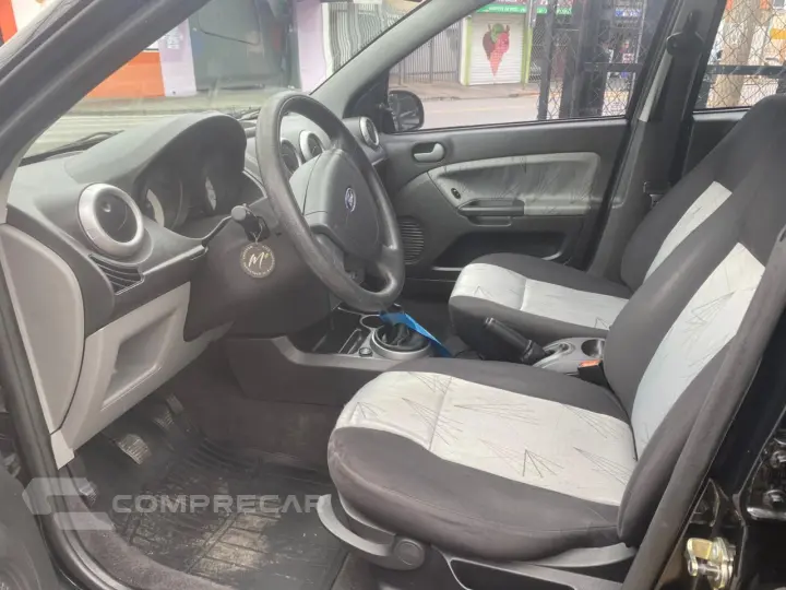 FIESTA 1.6 MPI Class Hatch 8V