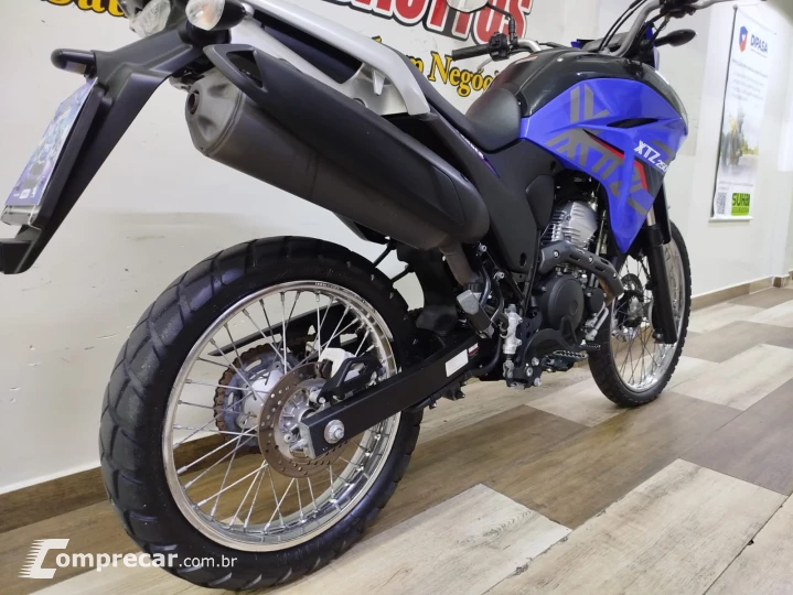 XTZ 250 LANDER