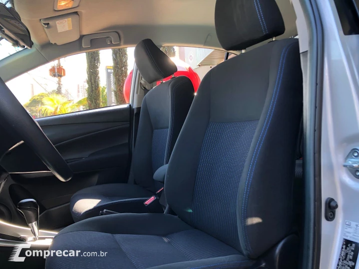Yaris 1.5 16V Flex Sedan Xl Live Multidrive