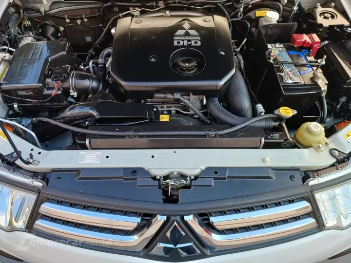 Pajero HPE 3.2 4x4 T.I. Dies. 5p Aut.