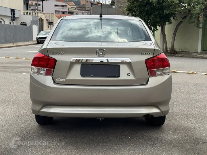 CITY 1.5 LX Sedan 16V