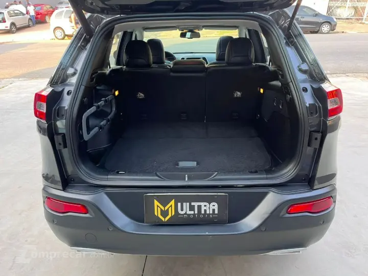 Cherokee Limited 3.2 4x4 V6 Aut.