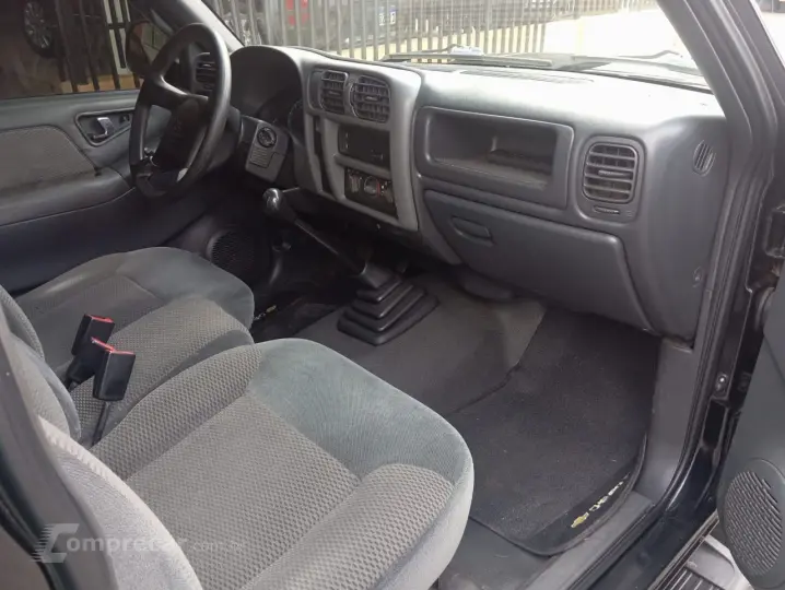 S10 2.4 MPFI Advantage 4X2 CS 8V